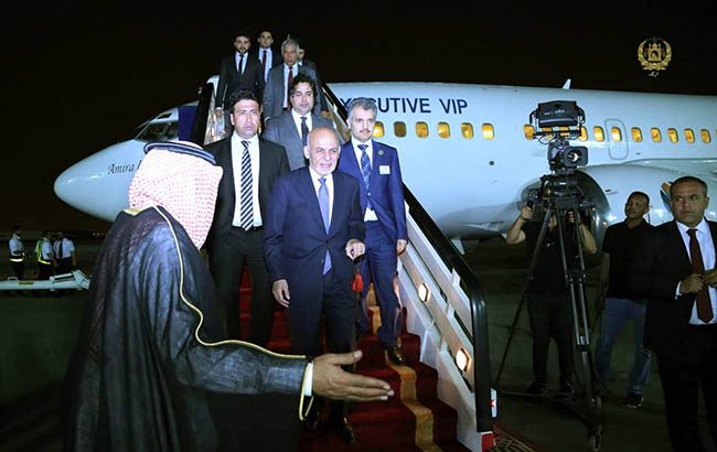 رئیس جمهورغنی  همزمان با دونالد ترامپ به عربستان سعودی رفت